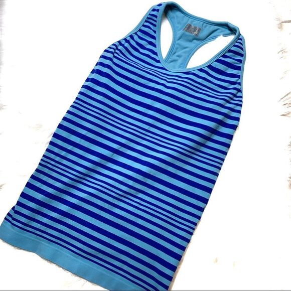 10/$25🦋 Athleta Blue Striped Racerback Tank - Size Small - Picture 5 of 8
